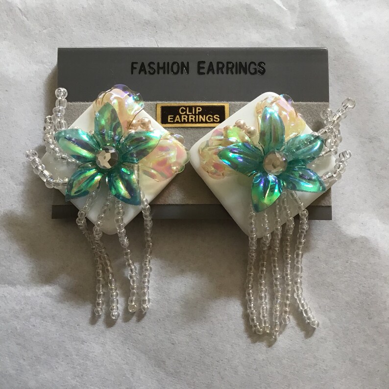 NOS Vintage Lucite Flower Glass Seed Beads Green Clip-On Earrings