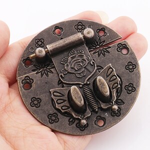 round box metal flower butterfly lock,Rustic Jewelry Box Hasp，buckle locks，Trunk Hasp，latch kit ，hasp for boxes - 2-1/4“（58mm）