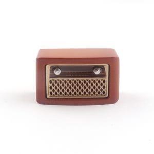 Mini Vintage Radio Handmade 1:12 Miniature Vintage Model Furniture Dollhouse Retro Radio/TV Decoration Accessories