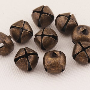 Cloches antiques de tonalité de bronze, charmes de cloches de Jingle, décor de vacances, bijoux faisant des approvisionnements, cloches de Noel, charmes ronds de cloche de chat-10mm-100pcs