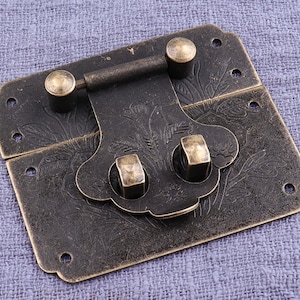 Trava de bronze antigo, ferrolho quadrado clássico, ferrolho para caixa de joias, trava de ferro rústico, trava de trava, ferrolho de porta-malas - 2" (54 mm)