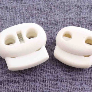 20Pcs White Oval Bean Cord Lock Stopper,Cord Toggle Lock,Stopper Toggle,Plastic double barrel toggle, Connector Buckle-7/8&quot;（22mm ）