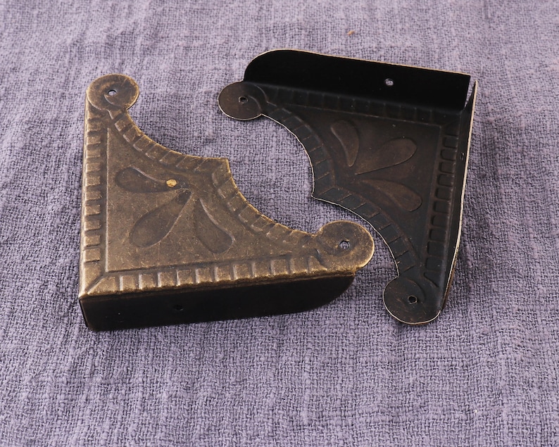 Corner protector 4pcs Metal corner 56mm Decorative corn Corner protector 4pcs Metal corner 56mm Decorative corn