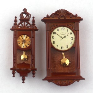 1:12 Exquisite Antique Wooden Clock Mini Vintage Pendulum Wall Clock Toys Dollhouse Furniture Decoration Accessories Birthday Gift