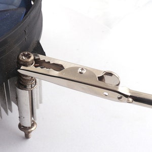 Toothed clamps - .de