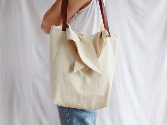 minimal tote bag
