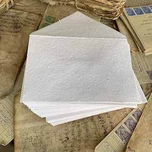 Handmade Flower Seed Envelope - 3 Sizes - Pkg of 25 Plantable Seed Paper Envelopes with Embedded Wildflower Seeds Ideal for Wedding Invites
