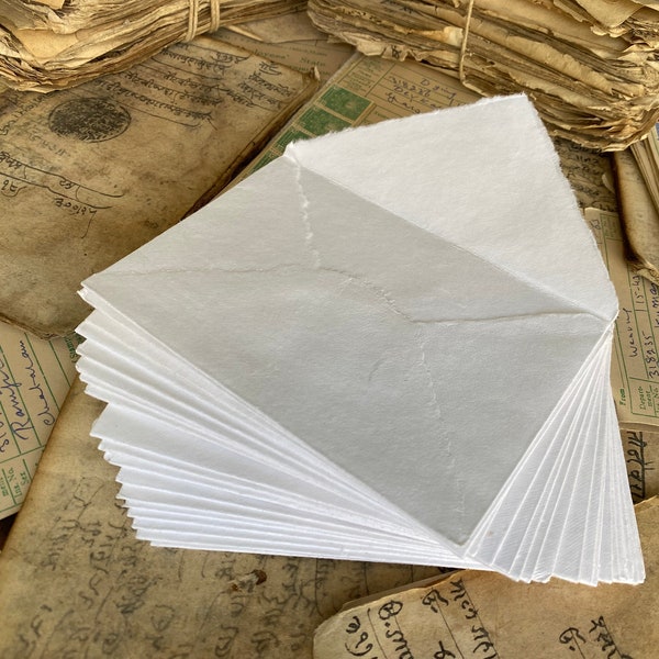 Wanderings Handmade White Deckle Edge Envelopes - Package of 25 - for Announcements, Wedding Invitations, Greeting Cards - Thick 130 GSM