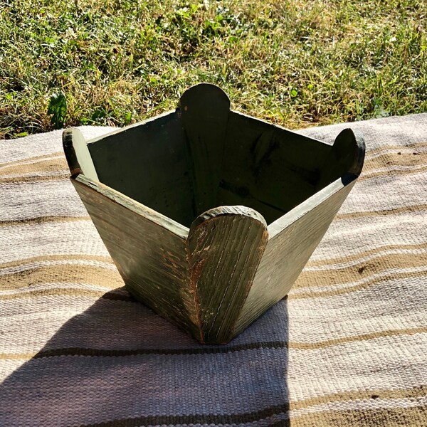 Vintage Distressed Wood Square Shaped Decorative Plant Pot