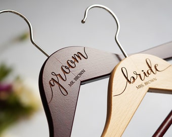 Par de perchas de boda para novia y novio, regalo de boda nupcial, perchas  de madera para vestidos