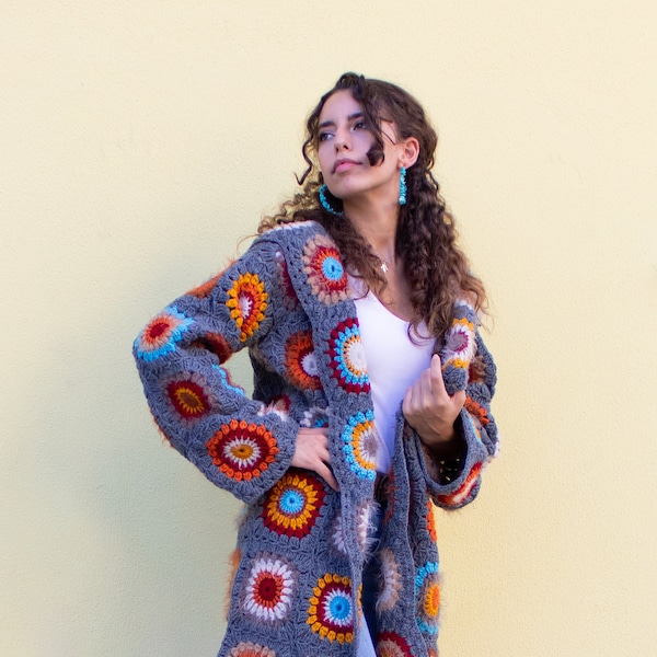 Oma vierkante wollen gehaakte jas: boho patchwork vest met capuchon