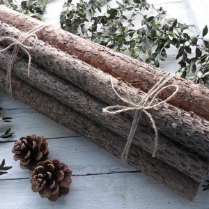Set mit 5 Kiefernholzstämmen 45 cm - 54 cm, dekorative Holzstäbe für handgemachtes Naturholz oder Holzkamin