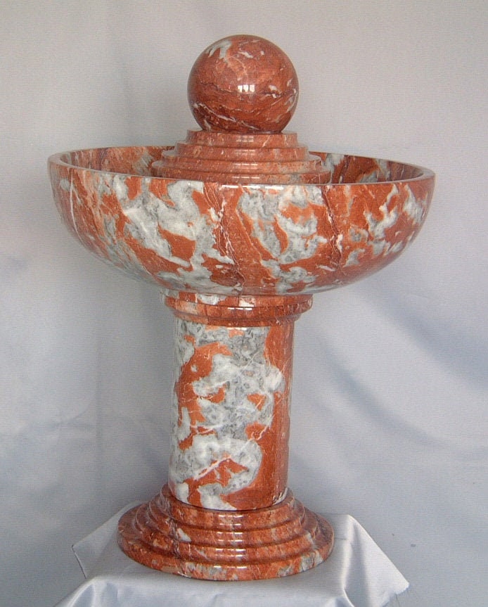 Fontaine Saturne Marbre Rouge