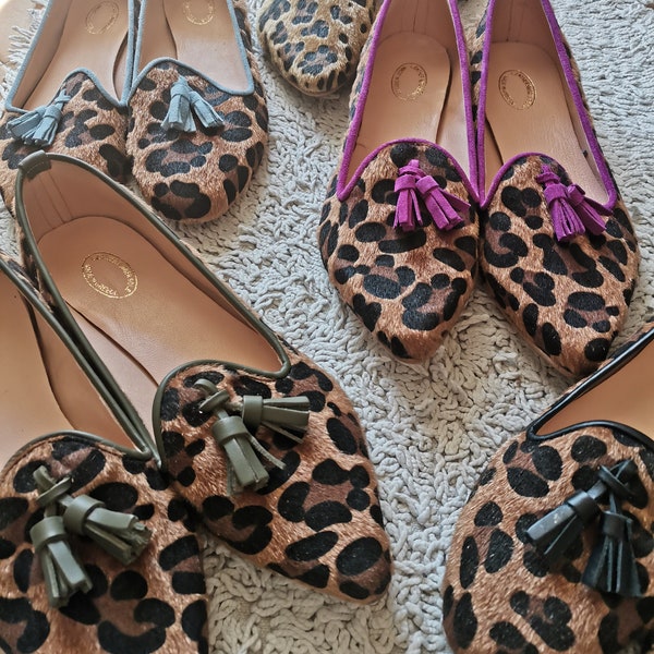 Animal print Mokassins, Leoparden Mokassins, echte Lederschuhe, griechische Leder Mokassins, bunte Schuhe, Quasten