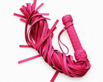 Látigo de cuero rosa de 50 colas