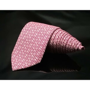 Vineyard Vines Martha&#39;s Vineyard Sports Balls Silk Neck Tie made in USA 58.5”