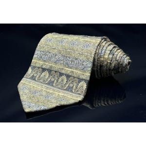 Roundtree & Yorke Fashion Dress Suit Designer Necktie Tie