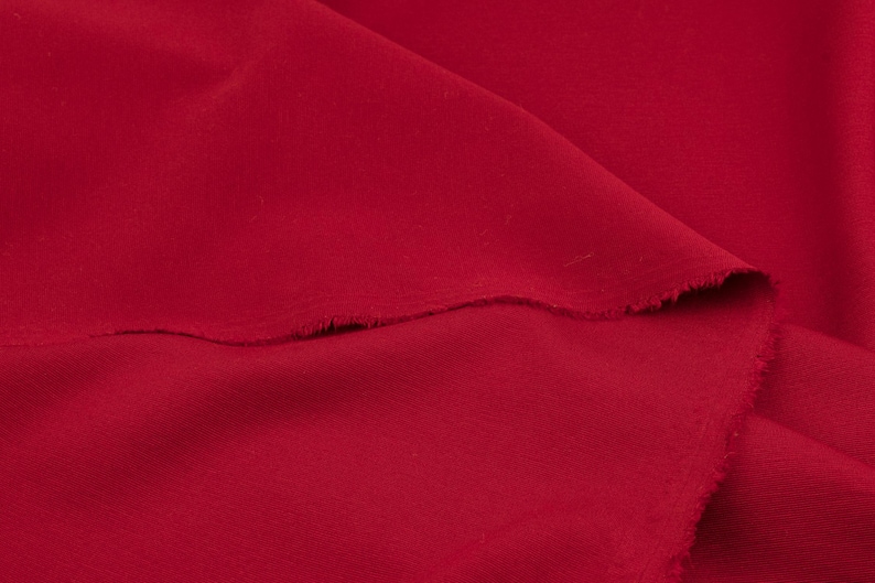 Romanit Jersey Stoff kirschrot aus Viskose mit Elastan, weicher doppelt gestrickter Stoff für Kleider und Röcke