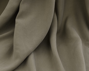 Cupro Stoff fließend weich für Kleider und Blusen; Viskose Webware in Khaki; italienischer Blusen- und Kleiderstoff