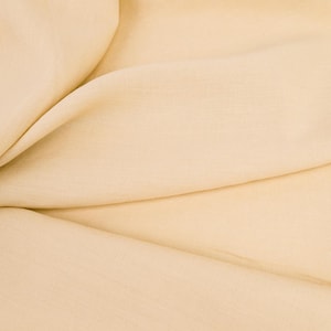 Pure linen fabric. 100% linen by the meter from Italy in soft beige/ecru, suitable for clothing, decorative and household items