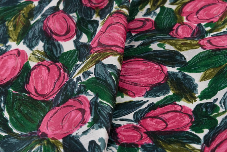 Rent sidentyg med rosa blommor från 60-talet - perfekt för aftonklänningar, eleganta blusar och kjolar, accessoarer och heminredning bild 7