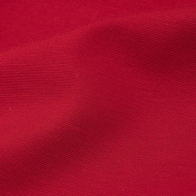 Tessuto Punto Milano rosso ciliegia in viscosa ed elastan, maglia doppia morbida e stabile per abiti sartoriali