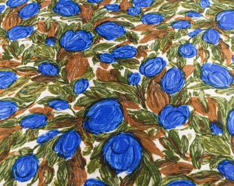 Vintage sidentyg med blå blommor från 60-talet - perfekt för aftonklänningar, eleganta blusar och kjolar, accessoarer och heminredning.