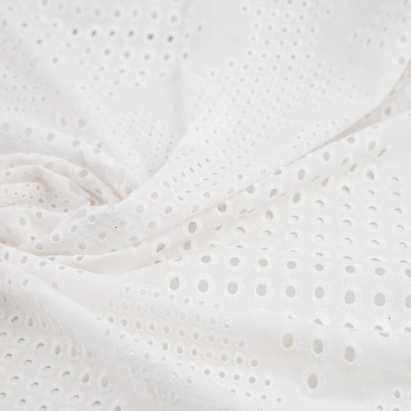 Lochstickerei Stoff Weiß mit beidseitiger Bogenkante für Sommer-Kleid & Trachten-Bluse, Boho Spitze Meterware, San Gallo Stoff