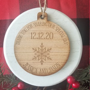 Christmas Ornament Wedding Favors // Winter Wedding // Christmas Wedding // Winter Wedding Favors