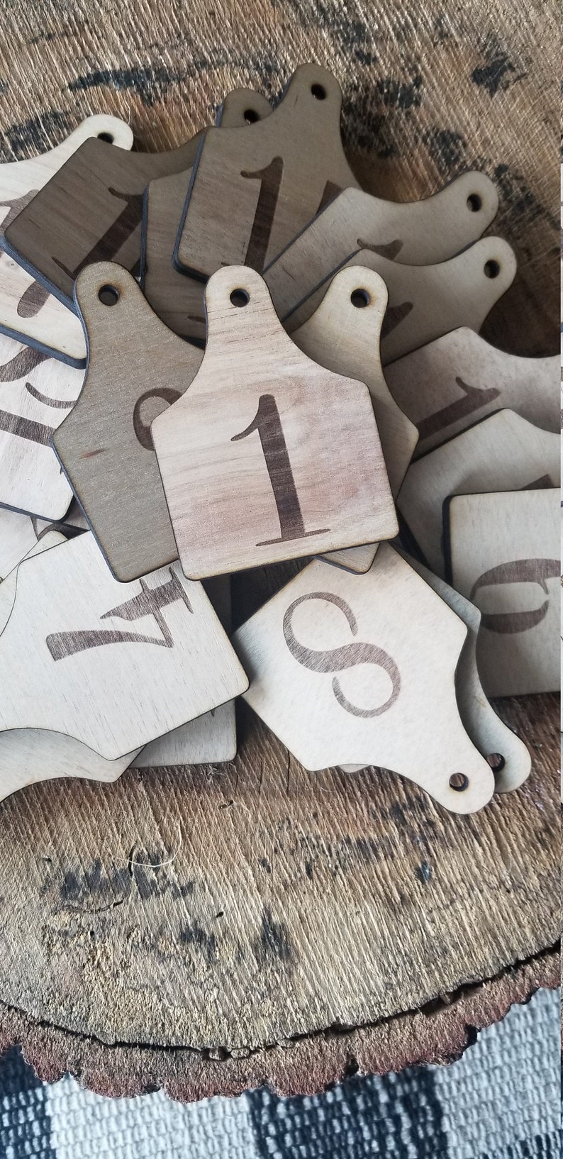 Cattle Tag Table Numbers //Rustic Wooden Table Number Tag // Farmhouse Style // Wedding Table Number Tags imagem 1