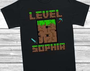 Personalised "Level 8" T-Shirt – Custom Name Pixel Brick Birthday Tee – Gamer Style 8th Birthday Outfit