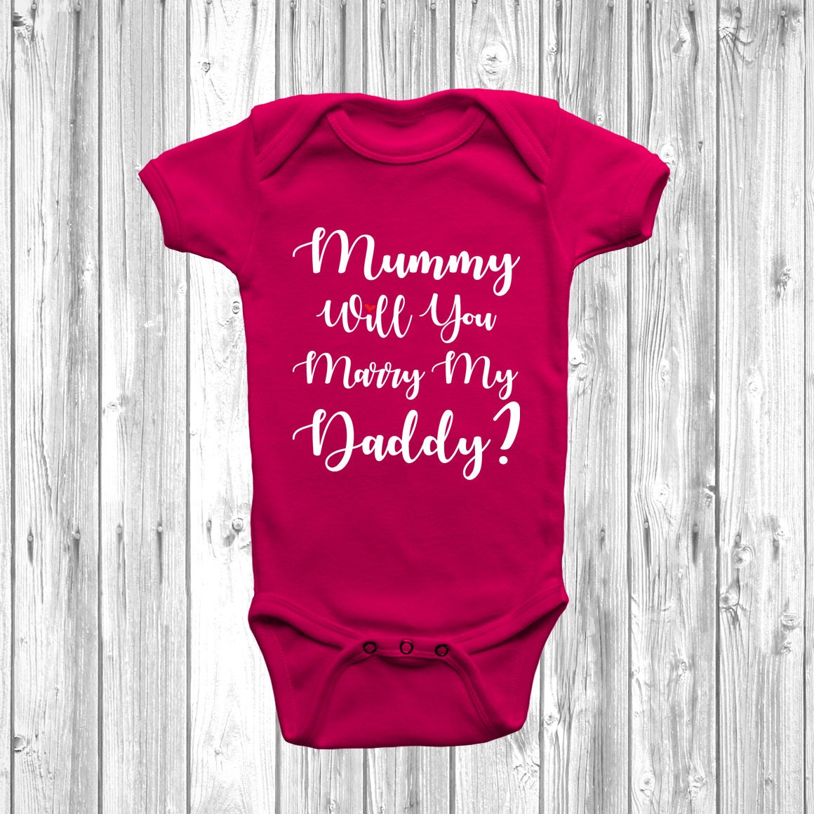 Body Neonato Bianco Manica Corta Con Scritta "Mummy Will You Marry Daddy" &ndash; Matrimonio &ndash; 100% Cotone