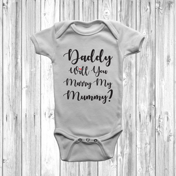 MUMMY WILL YOU MARRY DADDY PROPOSAL CUTE VALENTINES DAY BABY BODY VEST BABY GRO