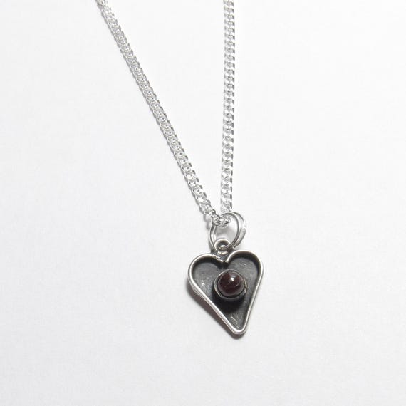 Southwestern Sterling Silver 0.10 Ct Natural Cherry Red Garnet Heart Shape Pendant With Chain Vintage
