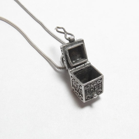 Prayer Box Necklace - Tibetan necklace - Prayer Box Pendant - Stash necklace  - Tibetan Jewelry - Silver Tibetan Box | Prayer box pendant, Prayer box  necklace, Sterling silver heart