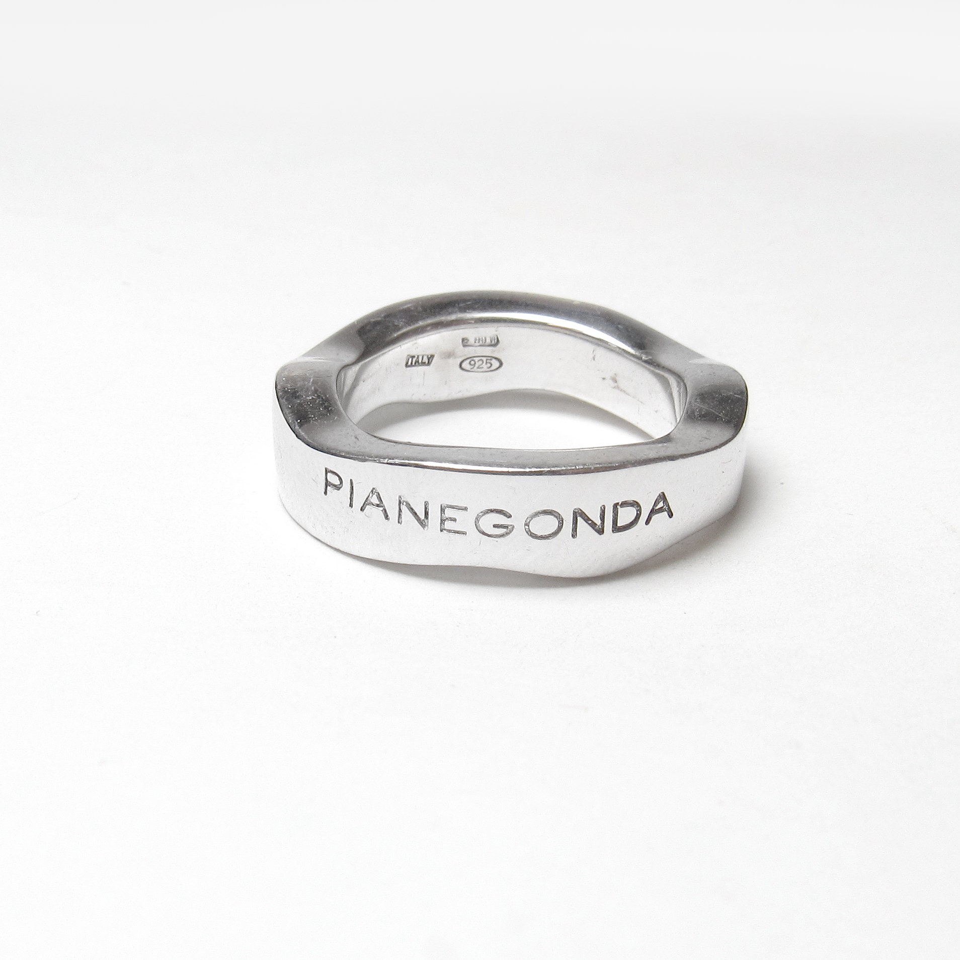 Pianegonda ring price deals