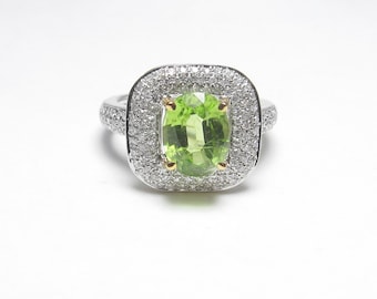 14K White And Yellow Gold 1.25 Ct Natural Oval Lime Green Peridot And Diamond Halo Ring Vintage