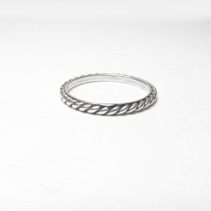 2 mm Wide Sterling Silver Simple Cable Design Band Style Ring Vintage
