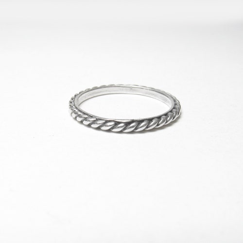 Bague en argent sterling à motif torsadé simple de 2 mm de large vintage