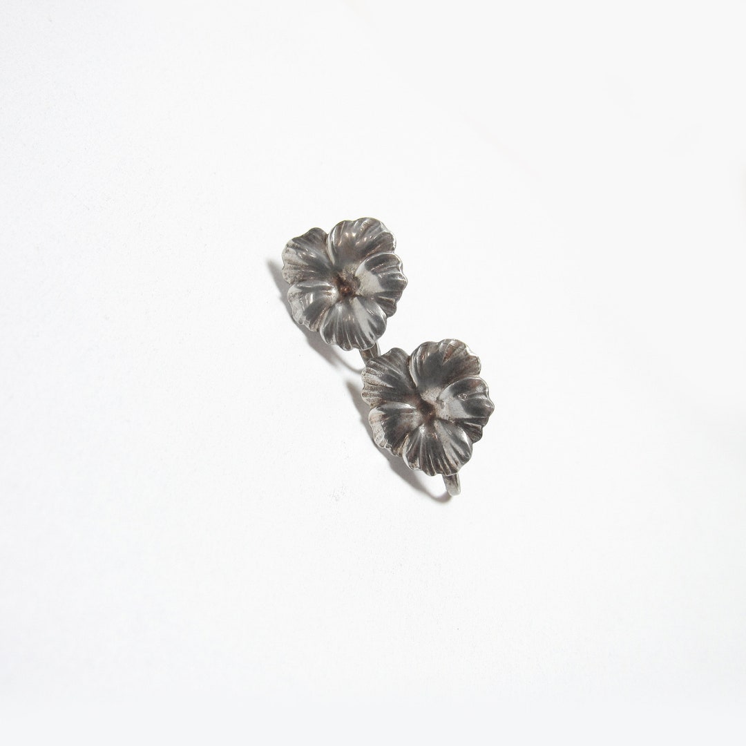 ピアス VINTAGE HOLLYWOOD White Blossom Ribbon Earrings 4BFK512 il_fullxfull.4581496339_stlp.jpg