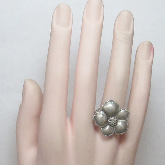 Sterling Silver Detailed Flower Wire Band Ring Es… - image 4