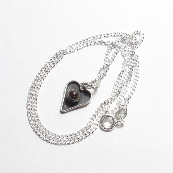 Southwestern Sterling Silver 0.10 Ct Natural Cherry Red Garnet Heart Shape Pendant With Chain Vintage View 4
