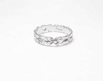 Little Sterling Silver Flower And Leaf Design Band Style Ring Vintage