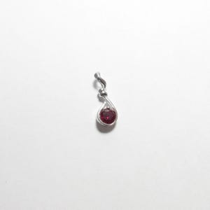 Little Sterling Silver 1.00 Ct Lab Created Apple Red Ruby Solitaire Twist Design Pendant Vintage