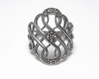 NEVADA JEWELRY Sterling Silver Ten Round Marcasite Cut Out Design Ring Vintage