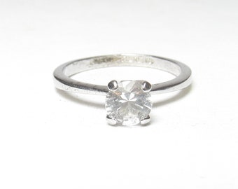 Sterling Silver 1.00 Ct Round Brilliant Cut Ice White Cubic Zirconia Solitaire Ring Vintage