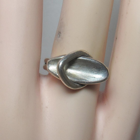 Sterling Silver Hook Over Nail Design Ring Vintage - image 4