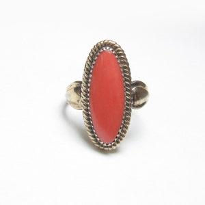 PACIFIC JEWELRY CO Navajo Sterling Silver Gold Tone 3.00 Ct Natural Oval Pink Coral Solitaire Ring Vintage