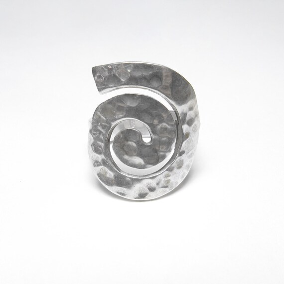 Heavy Sterling Silver Hammered Design Swirl Spiral Of Rebirth Strength Ring Vintage