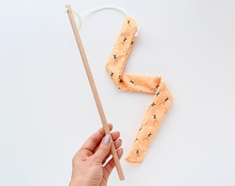 interactive cat toys for indoor cats, cat teaser wand toy with bell, cat string toy, crinkle cat toy, cat lover gift ideas, bees cat toy